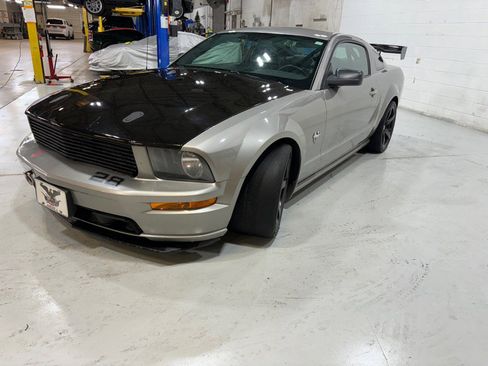 Used 2009 Ford Mustang GT Premium image 7
