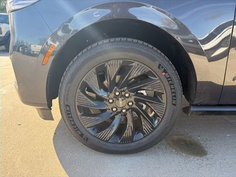 New 2026 Lincoln Navigator Reserve w/ Jet Appearance Package AWD/4WD image 11