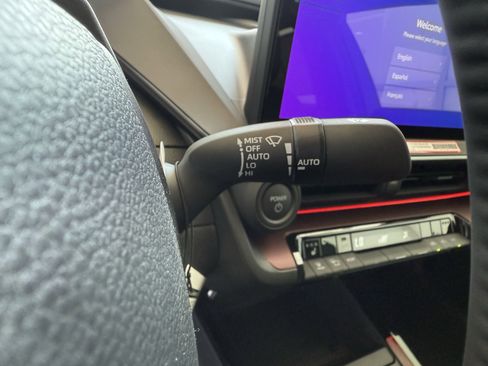 Certified 2025 Toyota Prius Plug-In Hybrid image 14