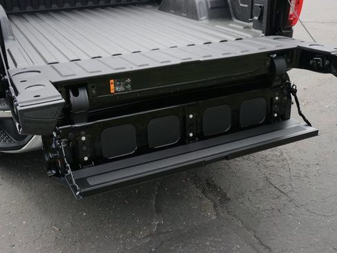 New 2026 GMC Sierra 1500 SLT w/ SLT Premium Plus Package image 9