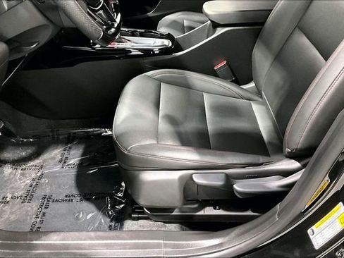 Used 2025 Chevrolet Trax RS image 19