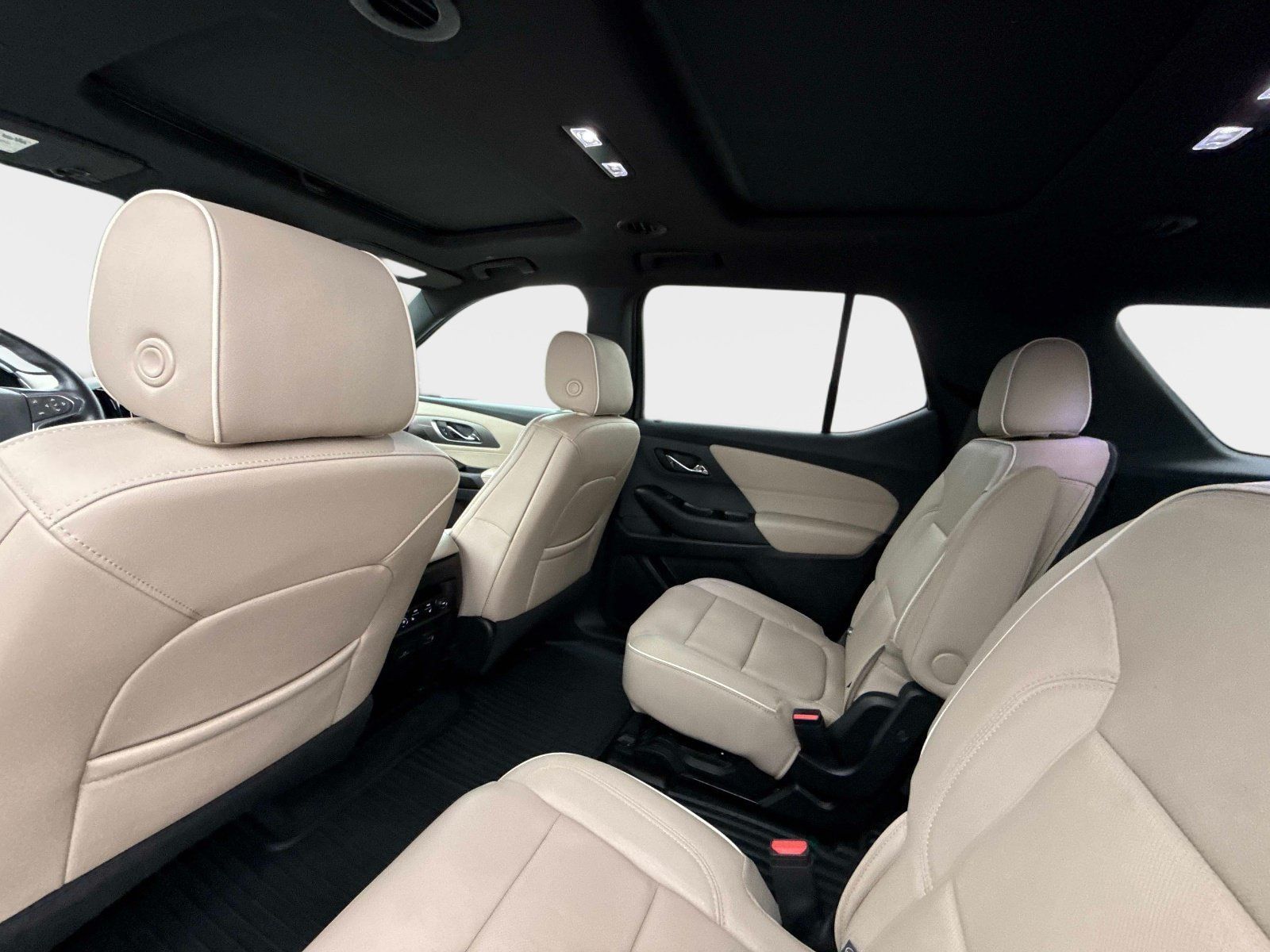 Used 2023 Chevrolet Traverse Premier FWD image 20