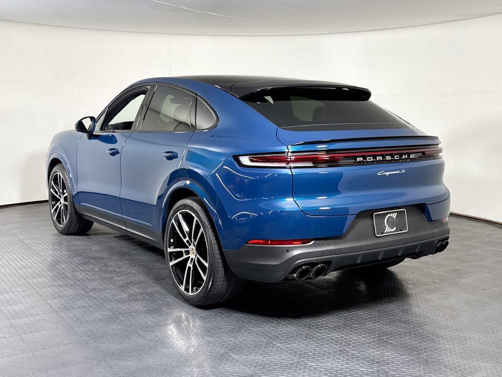 Certified 2026 Porsche Cayenne S AWD/4WD image 3