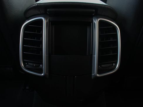 Used 2016 Porsche Cayenne AWD/4WD image 48
