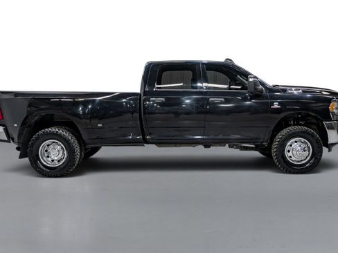 Used 2024 RAM 3500 Tradesman w/ Chrome Appearance Group AWD/4WD image 5
