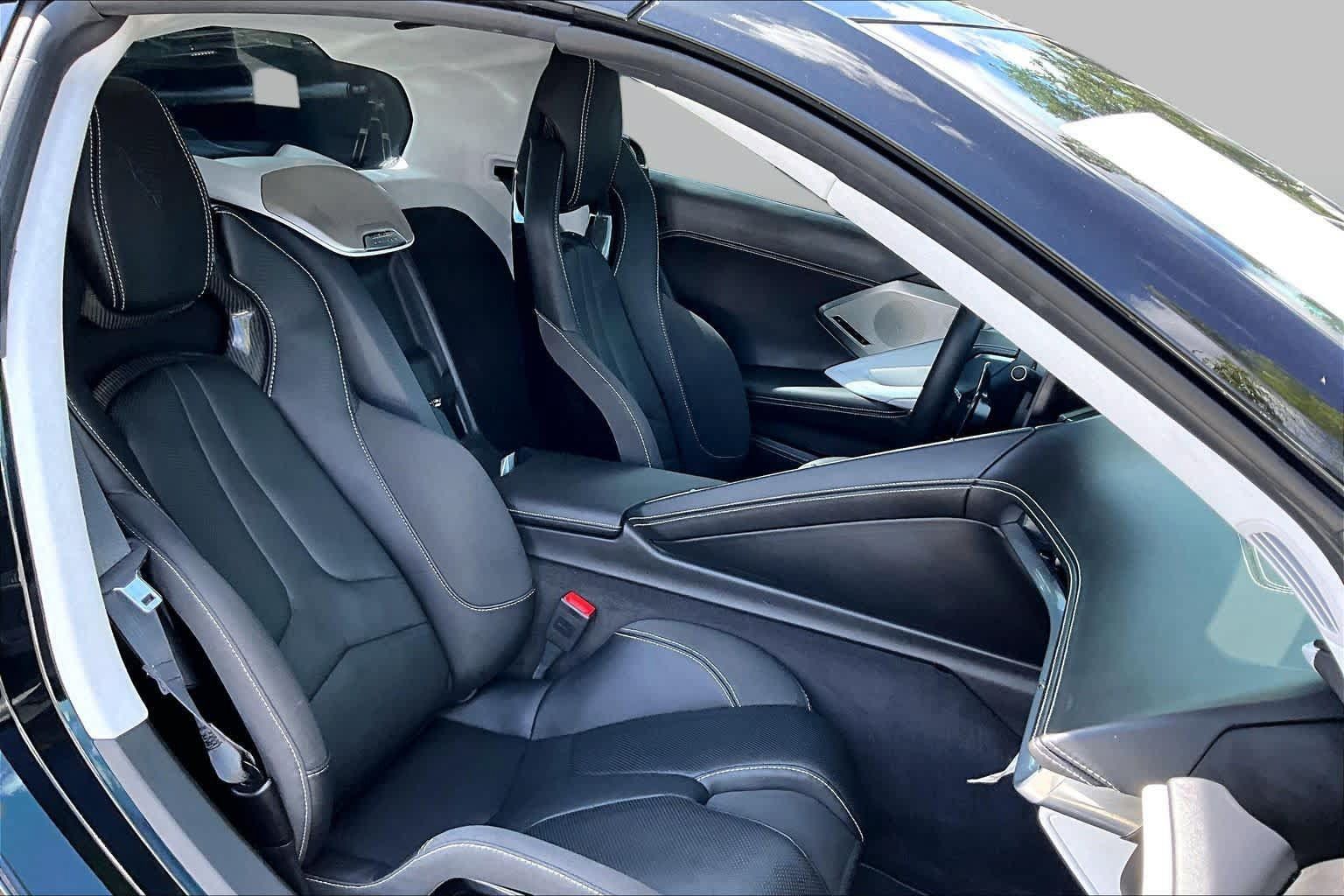 Used 2024 Chevrolet Corvette Stingray Premium Cpe w/ Z51 Performance Package RWD image 9