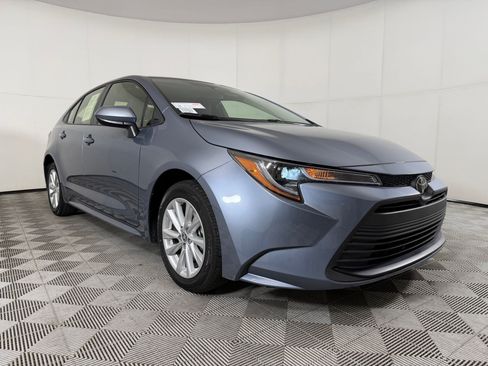 Used 2024 Toyota Corolla LE w/ LE Convenience Package FWD image 7