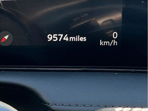 Used 2023 Nissan Ariya FWD image 24