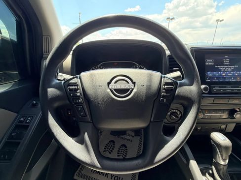 Used 2022 Nissan Frontier SV w/ Technology Package AWD/4WD image 11