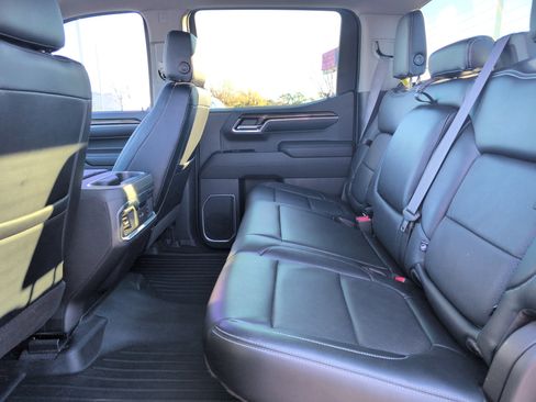 Used 2022 GMC Sierra 1500 Elevation image 31