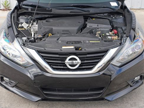 Used 2018 Nissan Altima 2.5 SR w/ SR Midnight Edition image 7