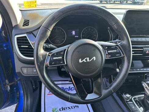 Used 2023 Kia Seltos EX AWD/4WD image 13