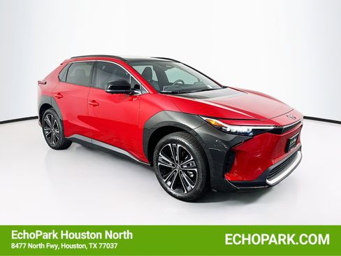 Used 2025 Toyota bZ4X FWD image 1