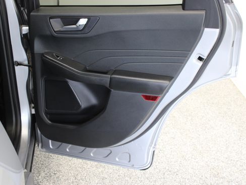 Used 2021 Ford Escape SE w/ SE Sport Appearance Package FWD image 33