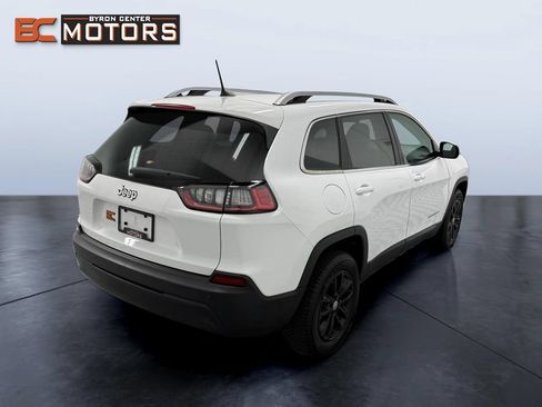 Used 2019 Jeep Cherokee Latitude Plus w/ Cold Weather Group AWD/4WD image 6