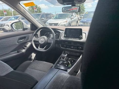 Used 2023 Nissan Rogue SV FWD image 18