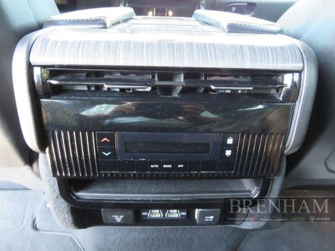 Used 2023 Jeep Wagoneer L Series II image 25