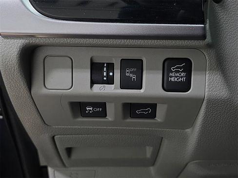 Used 2017 Subaru Forester 2.5i Limited image 25