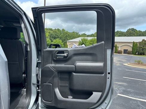 Used 2025 Chevrolet Silverado 1500 Custom Trail Boss AWD/4WD image 50
