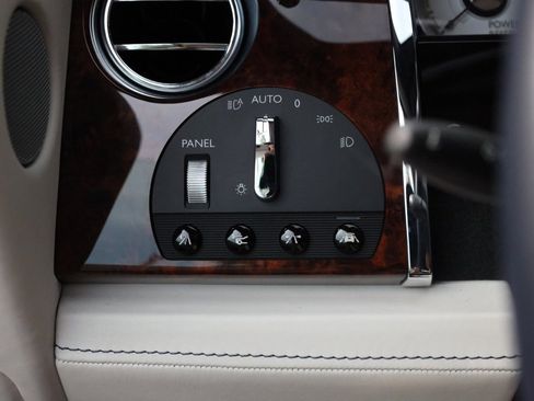 Used 2019 Rolls-Royce Dawn image 37