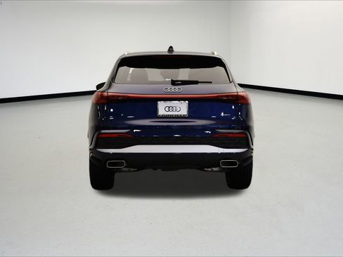 Certified 2025 Audi Q5 Premium w/ Convenience Package image 4