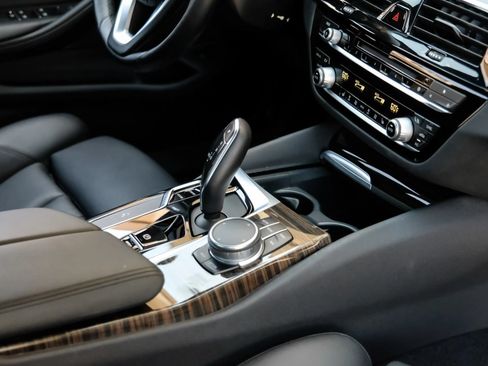 Used 2018 BMW 530i RWD image 28