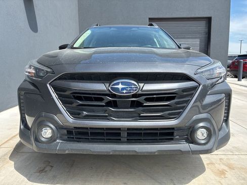 Used 2025 Subaru Outback Premium AWD/4WD image 2
