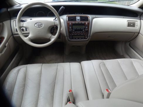 Used 2002 Toyota Avalon XLS FWD image 13