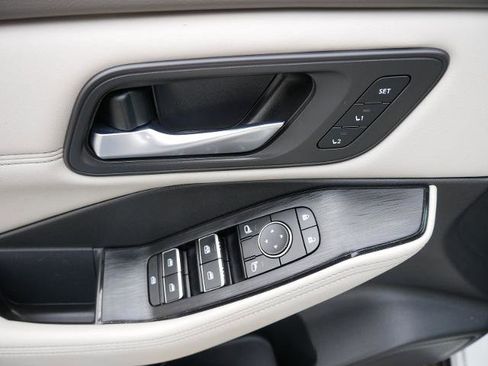 Certified 2023 Nissan Rogue SL w/ SL Premium Package image 18