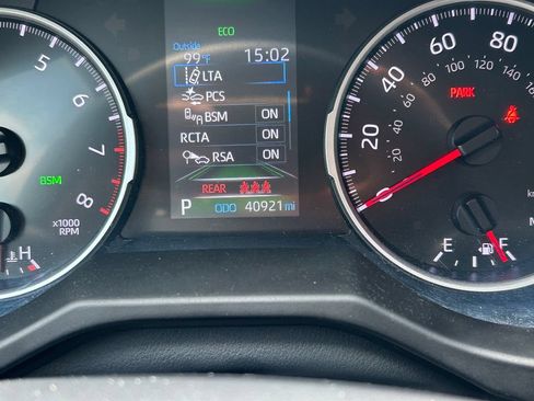 Used 2022 Toyota RAV4 XLE AWD/4WD image 32