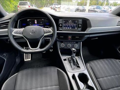 Certified 2024 Volkswagen Jetta Sport FWD image 3