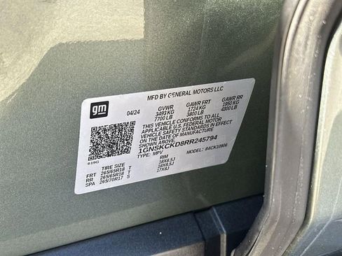 Used 2024 Chevrolet Suburban LT image 34