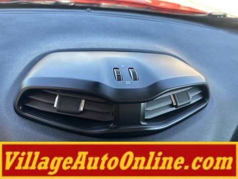 Used 2015 Jeep Renegade Trailhawk w/ Popular Equipment Group AWD/4WD image 18