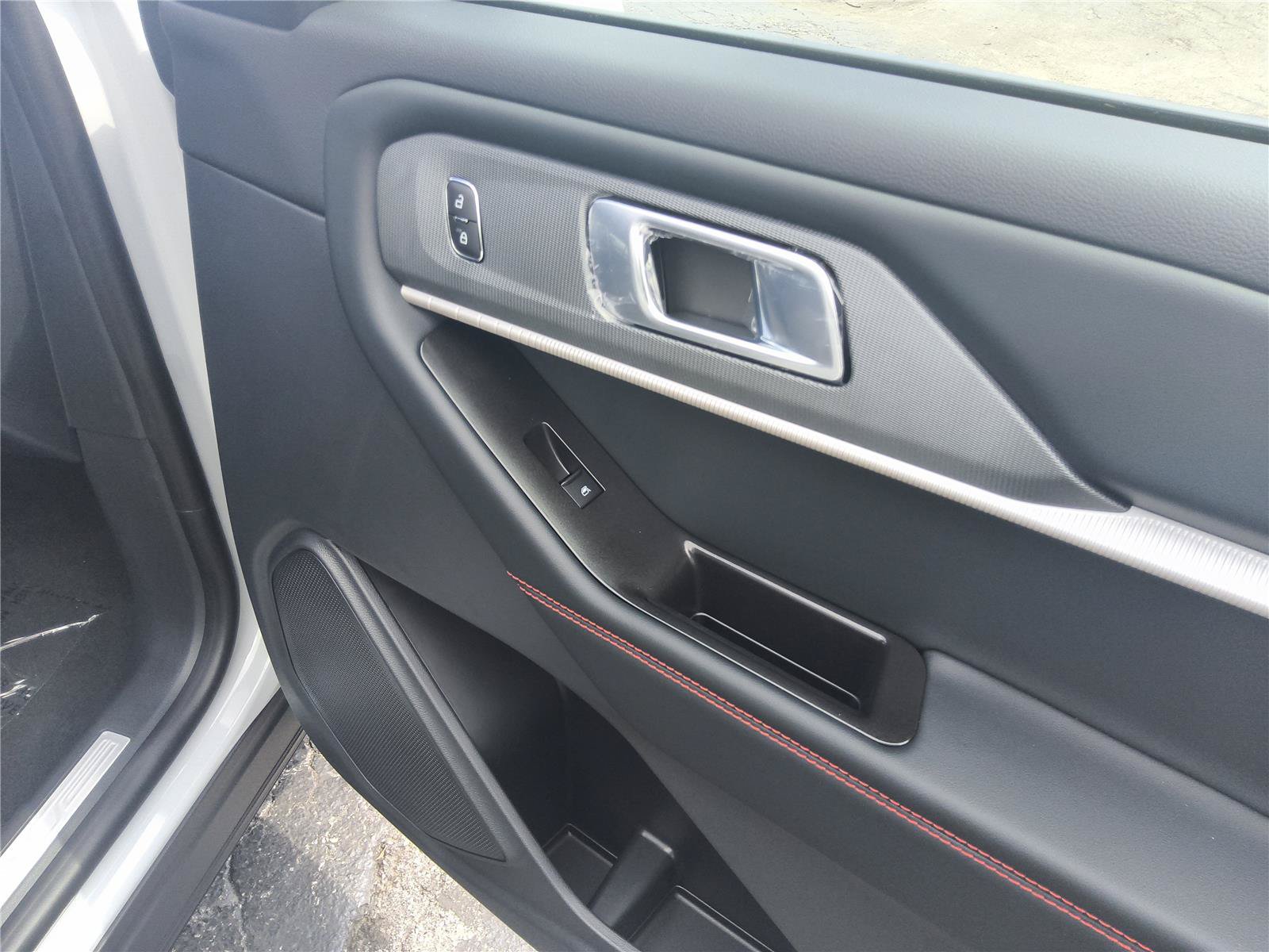 New 2027 Ford Explorer ST-Line w/ Premium Package RWD image 23
