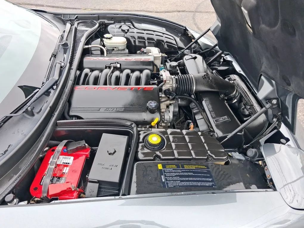 Used 2004 Chevrolet Corvette Coupe w/ Preferred Equipment Group RWD image 15