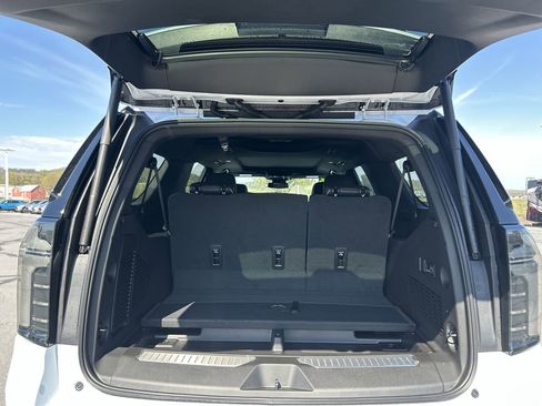 New 2026 Chevrolet Suburban Premier AWD/4WD image 19