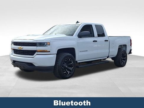 Used 2019 Chevrolet Silverado 1500 Custom w/ Custom Convenience Package image 4