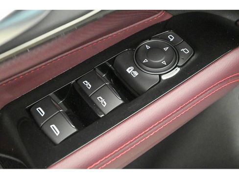 Used 2023 Cadillac CT4 V w/ LPO, ONYX Package image 31