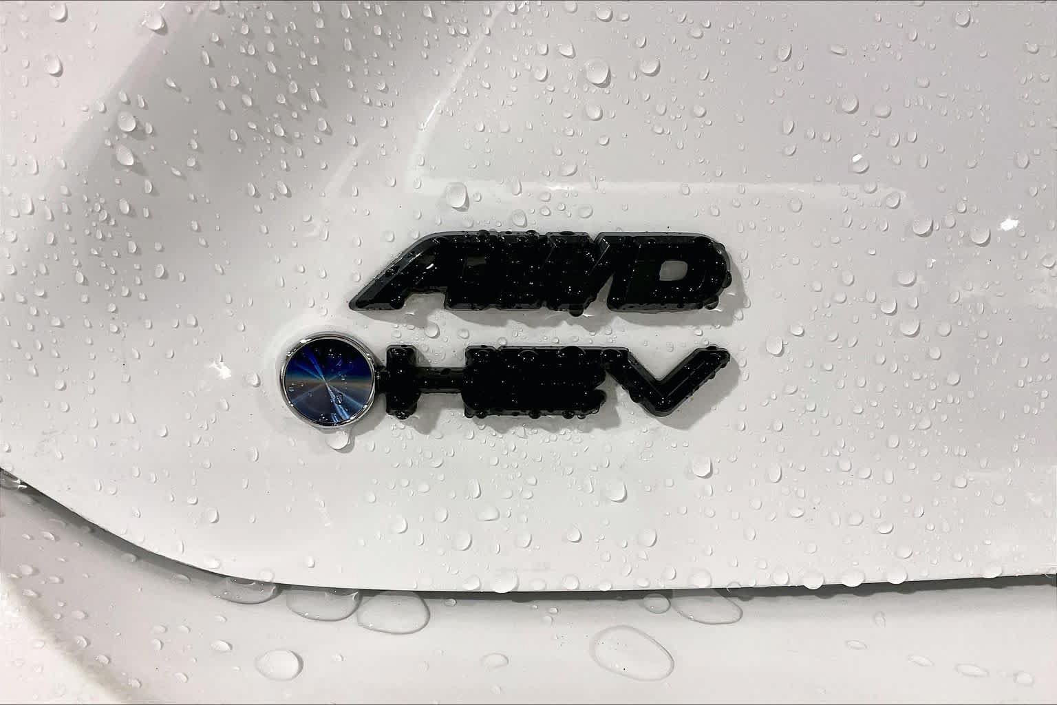 Used 2025 Toyota Camry SE AWD/4WD image 10