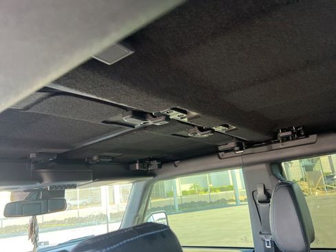 Used 2022 Ford Bronco Wildtrak image 12