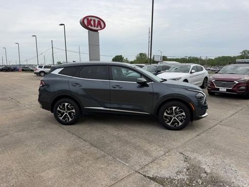Certified 2025 Kia Sportage EX image 2