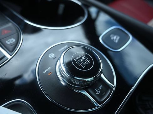 Used 2020 Bentley Bentayga AWD/4WD image 31