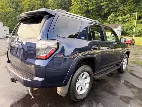 Used 2024 Toyota 4Runner SR5 Premium w/ Moonroof Package AWD/4WD image 4