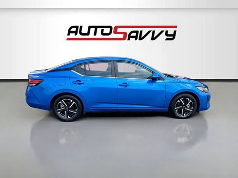 Used 2025 Nissan Sentra SV FWD image 8