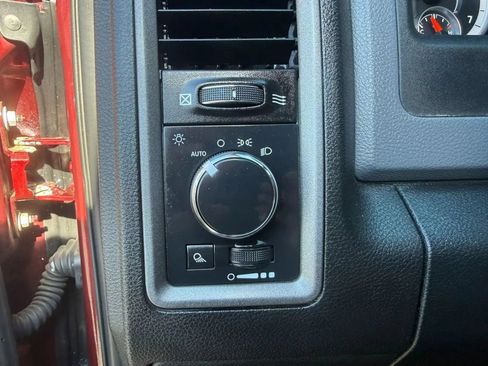 Used 2016 RAM 2500 Tradesman w/ Chrome Appearance Group AWD/4WD image 16