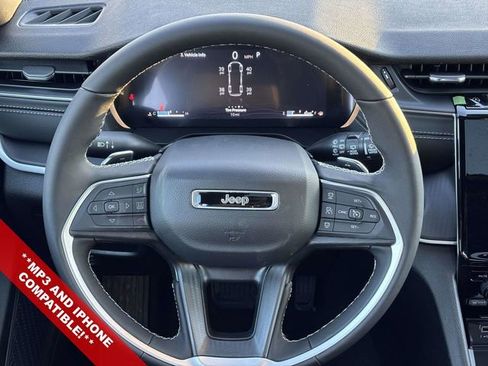 New 2025 Jeep Grand Cherokee L Altitude image 8