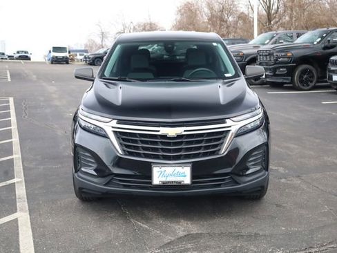 Used 2022 Chevrolet Equinox LS w/ LS Convenience Package image 2