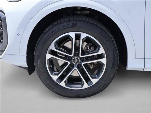 Certified 2025 Audi Q5 Premium w/ Convenience Package AWD/4WD image 30