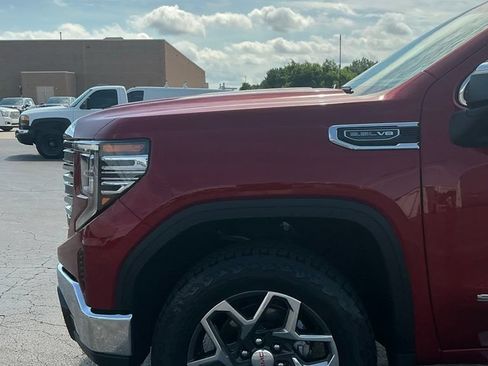 Used 2023 GMC Sierra 1500 SLT w/ SLT Premium Package AWD/4WD image 24