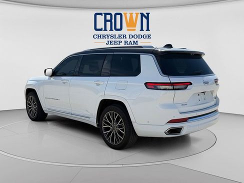 Used 2023 Jeep Grand Cherokee L Summit AWD/4WD image 5